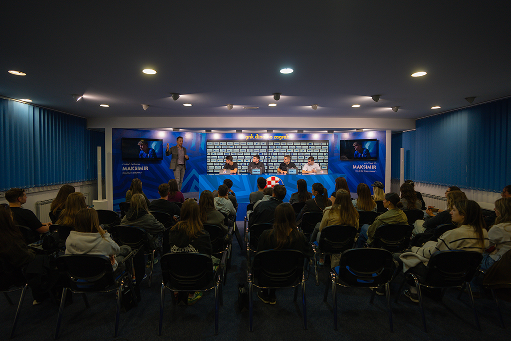 Algebra-studenti044_lus_091025