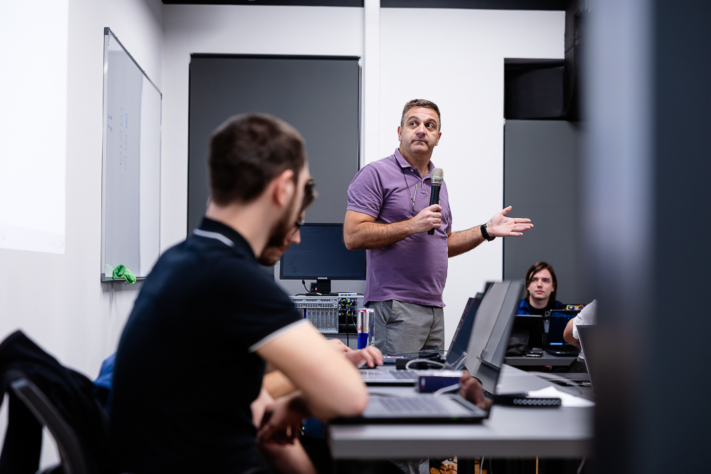 Hacking night 2025.10.17 small-1728