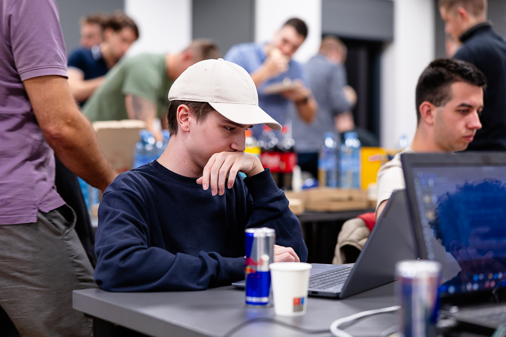 Hacking night 2025.10.17 small-1842